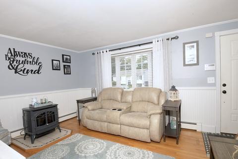 83 Mayflower Ln, Wareham, MA 02538 photo 4