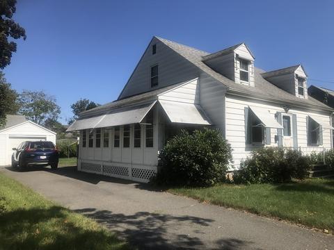 213 Windemere St, Springfield, MA 01104 photo 2