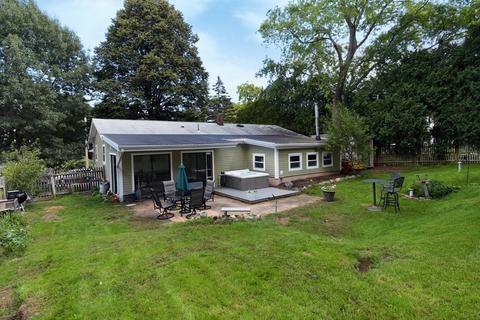 8 Blaisdell Ter, Ipswich, MA 01938 photo 4