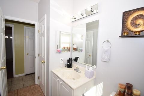 22 Arrowsic St, Worcester, MA 01606 photo 18