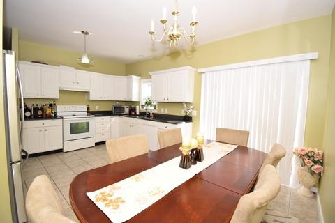 22 Arrowsic St, Worcester, MA 01606 photo 4