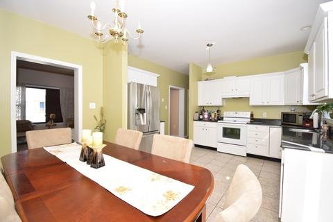 22 Arrowsic St, Worcester, MA 01606 photo 3