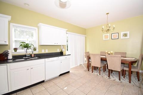 22 Arrowsic St, Worcester, MA 01606 photo 10