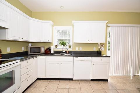 22 Arrowsic St, Worcester, MA 01606 photo 6