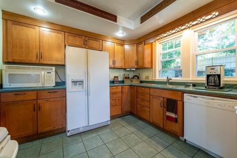 2 Trinity Ave, Worcester, MA 01605 photo 9