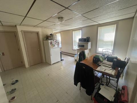 8 Bourne St, Worcester, MA 01606 photo 4
