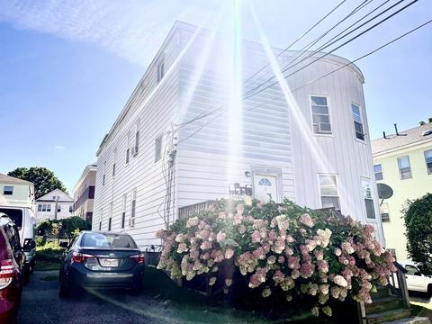 8 Bourne St, Worcester, MA 01606 photo 1