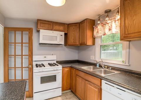 37 Paulk Ter, Springfield, MA 01128 photo 12