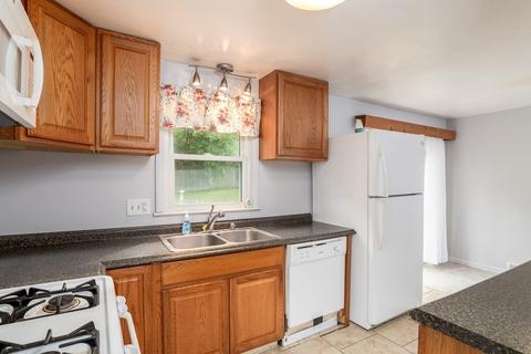 37 Paulk Ter, Springfield, MA 01128 photo 11