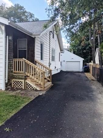 14 Schley St, Springfield, MA 01109 photo 3
