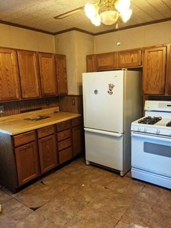 14 Schley St, Springfield, MA 01109 photo 5