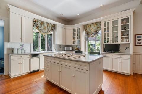 734 High St, Dedham, MA 02026 photo 8