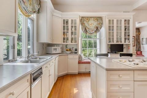 734 High St, Dedham, MA 02026 photo 7
