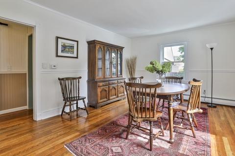 4 Spring St, Salisbury, MA 01952 photo 3