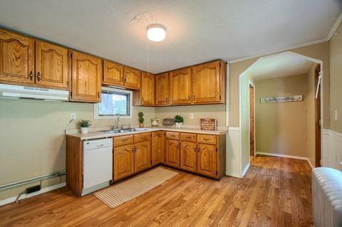 8 Main St, Leicester, MA 01611 photo 3