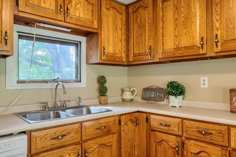 8 Main St, Leicester, MA 01611 photo 5