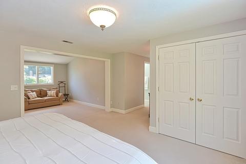 8 Fox Holw, Worcester, MA 01605 photo 24