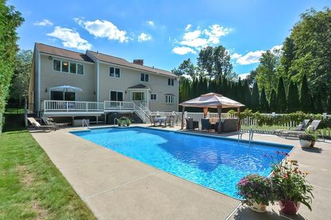 8 Fox Holw, Worcester, MA 01605 photo 1