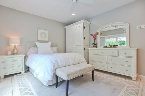8 Fox Holw, Worcester, MA 01605 photo 16