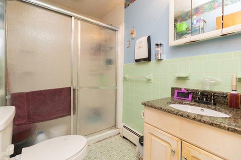 64 Saint James Cir, Springfield, MA 01104 photo 9