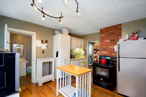 89 Athol St, Springfield, MA 01107 photo 6