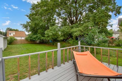 89 Athol St, Springfield, MA 01107 photo 10