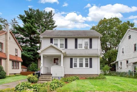 89 Athol St, Springfield, MA 01107 photo 1