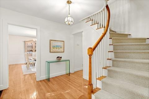 60 Dover Rd, Wellesley, MA 02482 photo 3