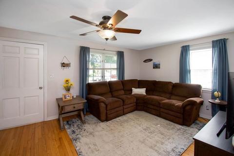 46 Burnside Ter, Springfield, MA 01118 photo 3