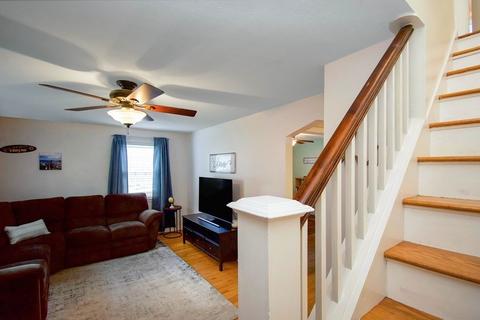 46 Burnside Ter, Springfield, MA 01118 photo 12