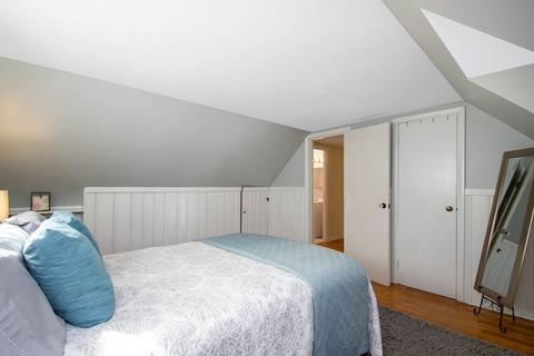 46 Burnside Ter, Springfield, MA 01118 photo 15
