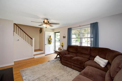 46 Burnside Ter, Springfield, MA 01118 photo 2