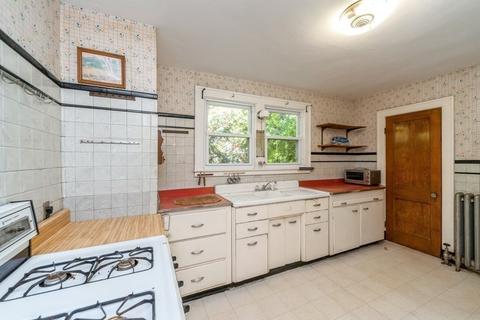 15 Ashland Ave, Springfield, MA 01119 photo 4