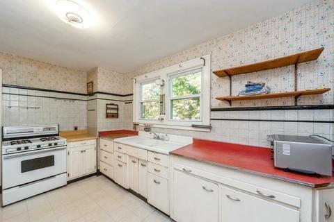 15 Ashland Ave, Springfield, MA 01119 photo 17