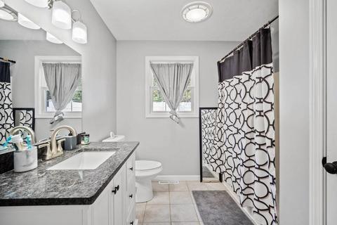 25 Burke St, Springfield, MA 01151 photo 11