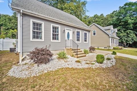 25 Burke St, Springfield, MA 01151 photo 3