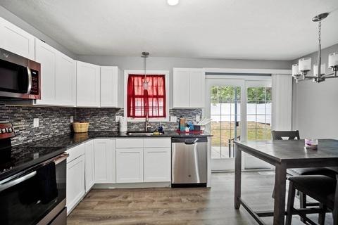 25 Burke St, Springfield, MA 01151 photo 9