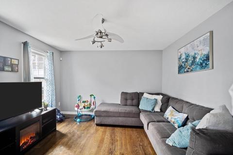 25 Burke St, Springfield, MA 01151 photo 5