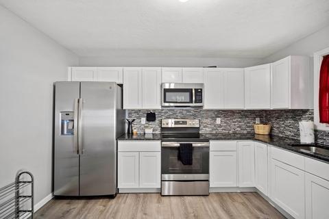 25 Burke St, Springfield, MA 01151 photo 8