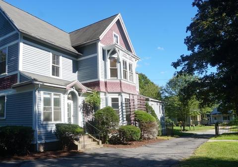 19 Maple St, Uxbridge, MA 01569 photo 1