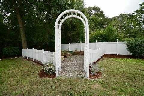 45 Nicholas Rd, Raynham, MA 02767 photo 8