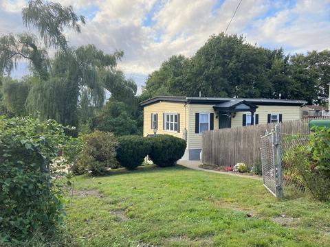 124 Potter St, Fall River, MA 02724 photo 2