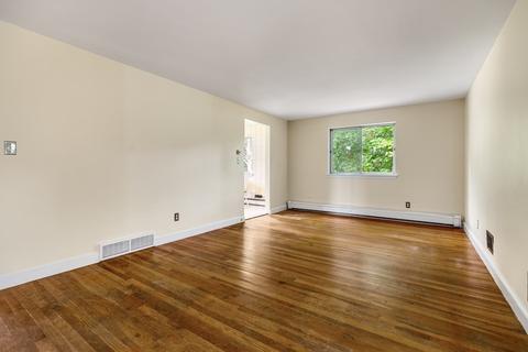 33 Gregory Rd, Framingham, MA 01701 photo 13