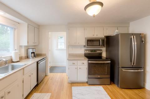 4 Saint Marks Rd, Worcester, MA 01606 photo 3