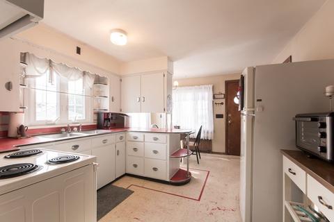 30 Appleton St, Fall River, MA 02724 photo 8