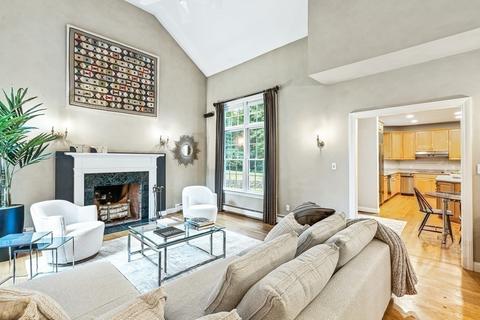 384 West St, Dedham, MA 02026 photo 10