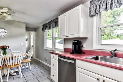 39 Simpson Dr, Framingham, MA 01701 photo 11