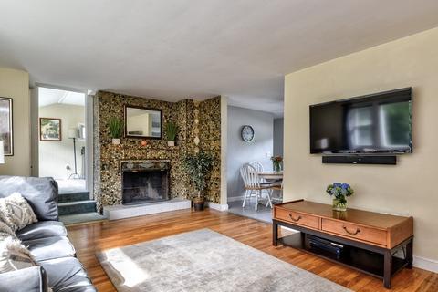 39 Simpson Dr, Framingham, MA 01701 photo 5