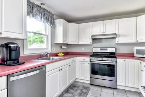 39 Simpson Dr, Framingham, MA 01701 photo 9