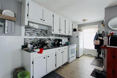 4 Pine View Ave, Worcester, MA 01603 photo 2